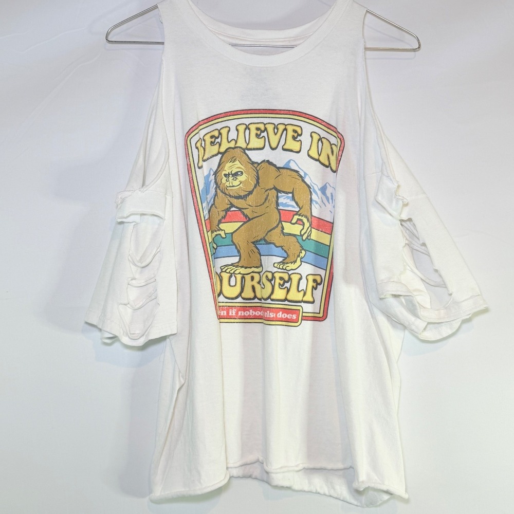 D&M Women's White XL Cold Shoulder Distressed Bigfoot Graphic Cotton‎ Top